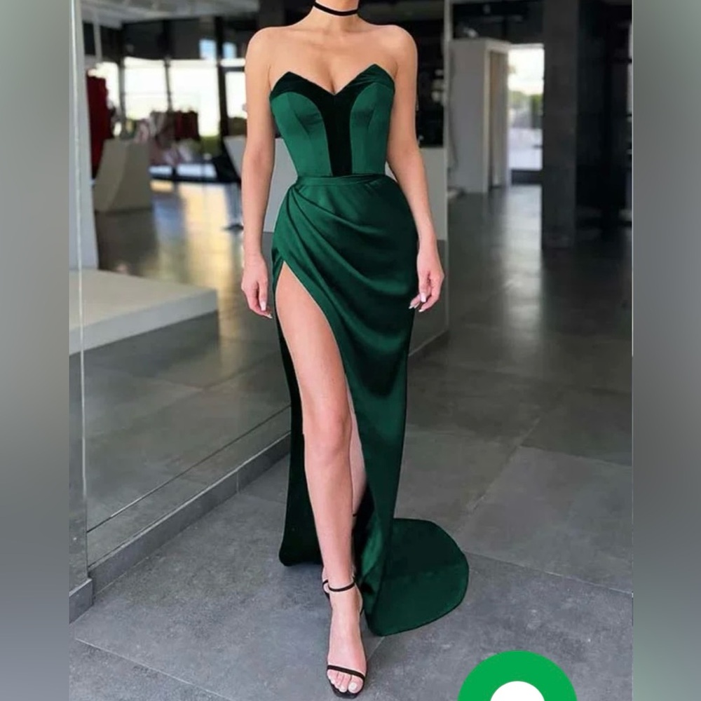 Emerald Green Strapless gown